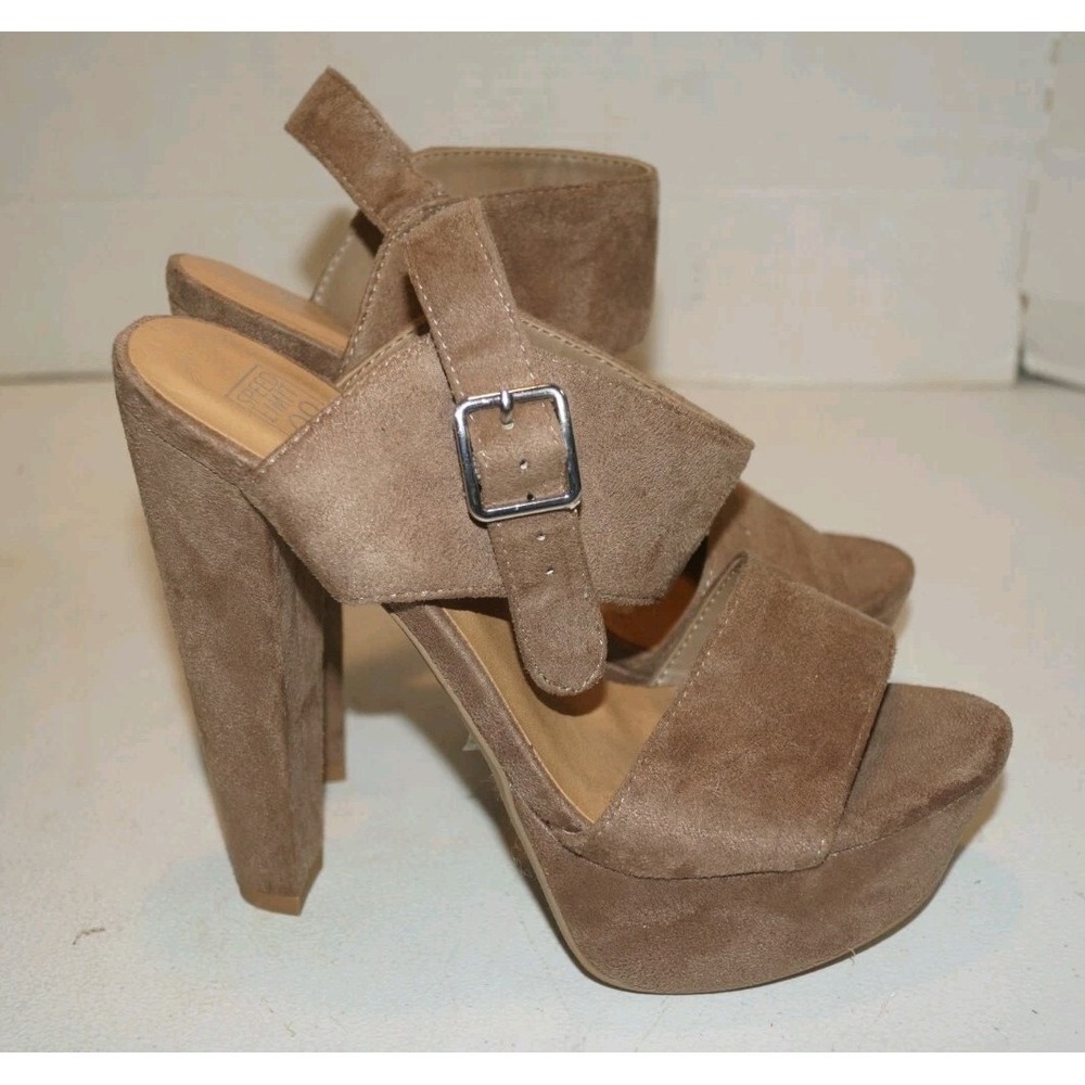 Speed Limit‎ 98 Women's Straped Open Toe Suede Taupe Heels Size 7.5